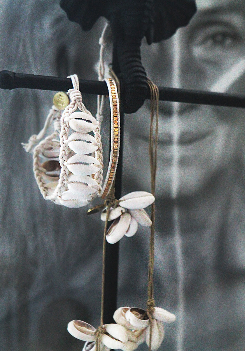 Nori Shell Row Bracelet – Soft Strength by the Sea