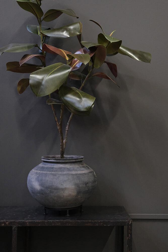 Clay Pot on Iron Stand – A Statement of Stillness and Strength