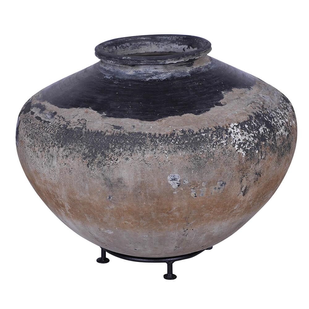 Large Clay Pot on Iron Stand – Earthbound Elegance