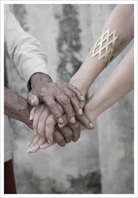 Holding Hands – from the Summer Vibes Collection