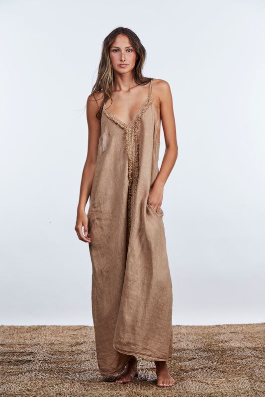 The Linen Dress – Woven for Wandering Souls