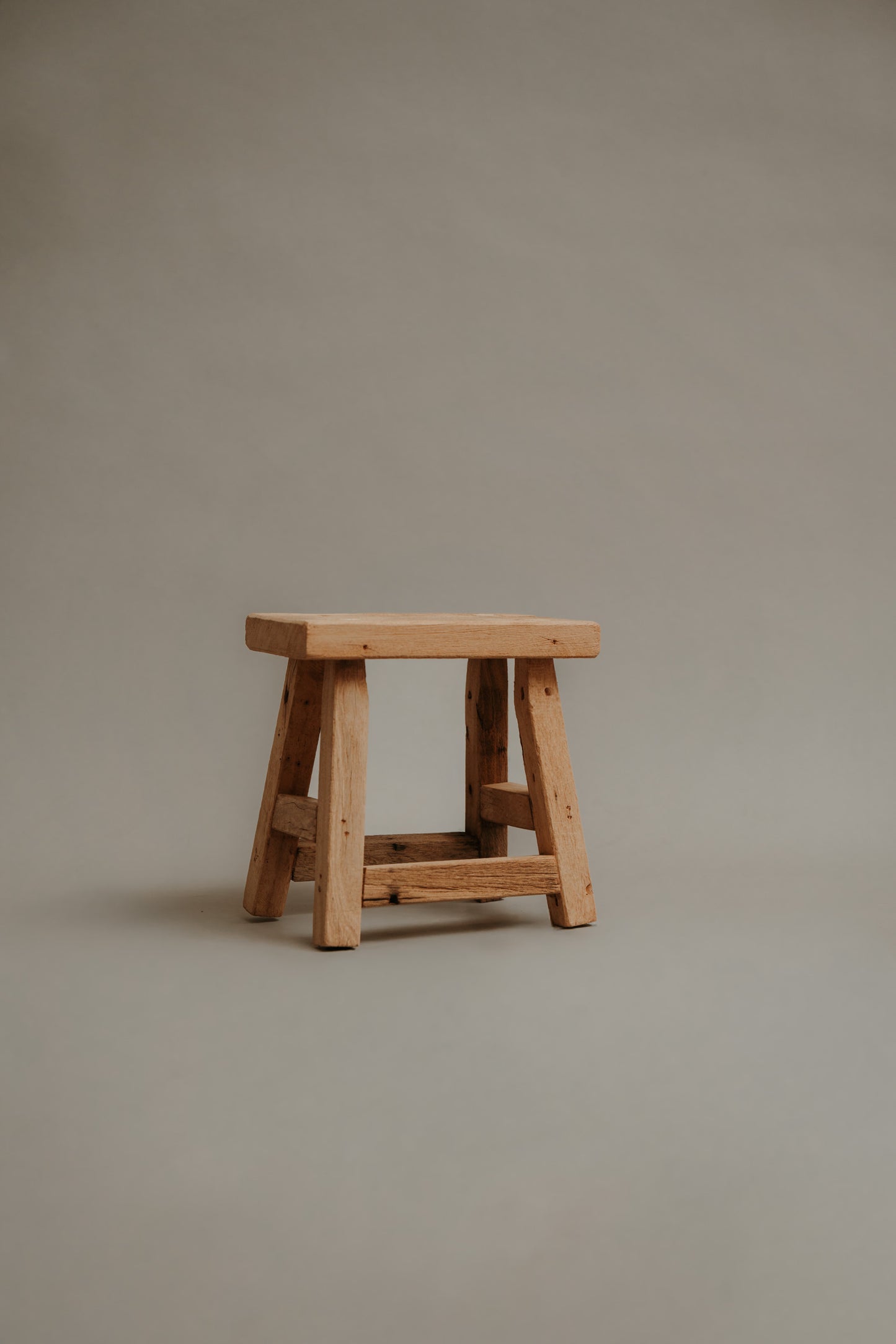 Mini Light Stool – Quiet Beauty in Reclaimed Wood