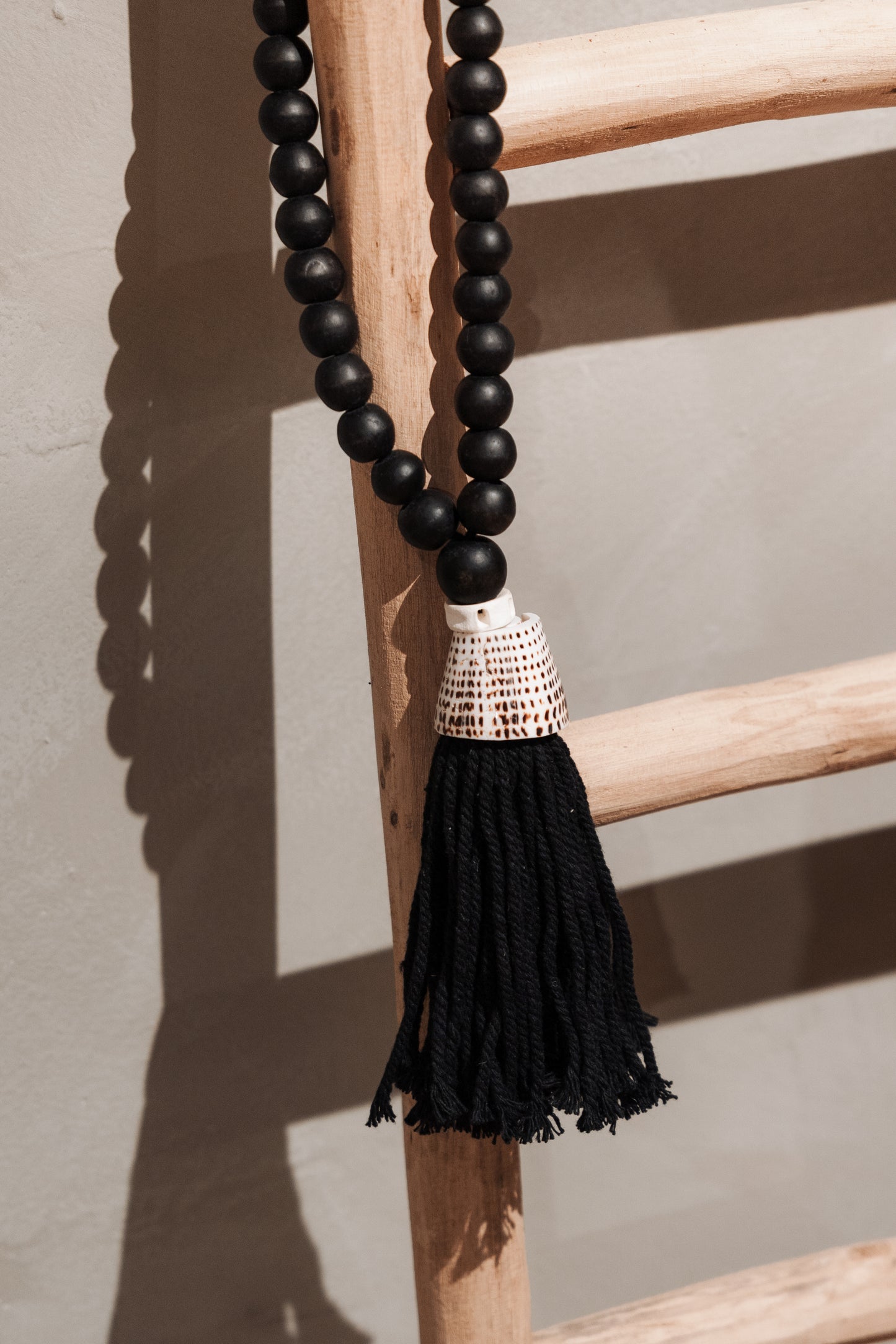 Black Wood and Shell Necklace – Spirit of the Sea
